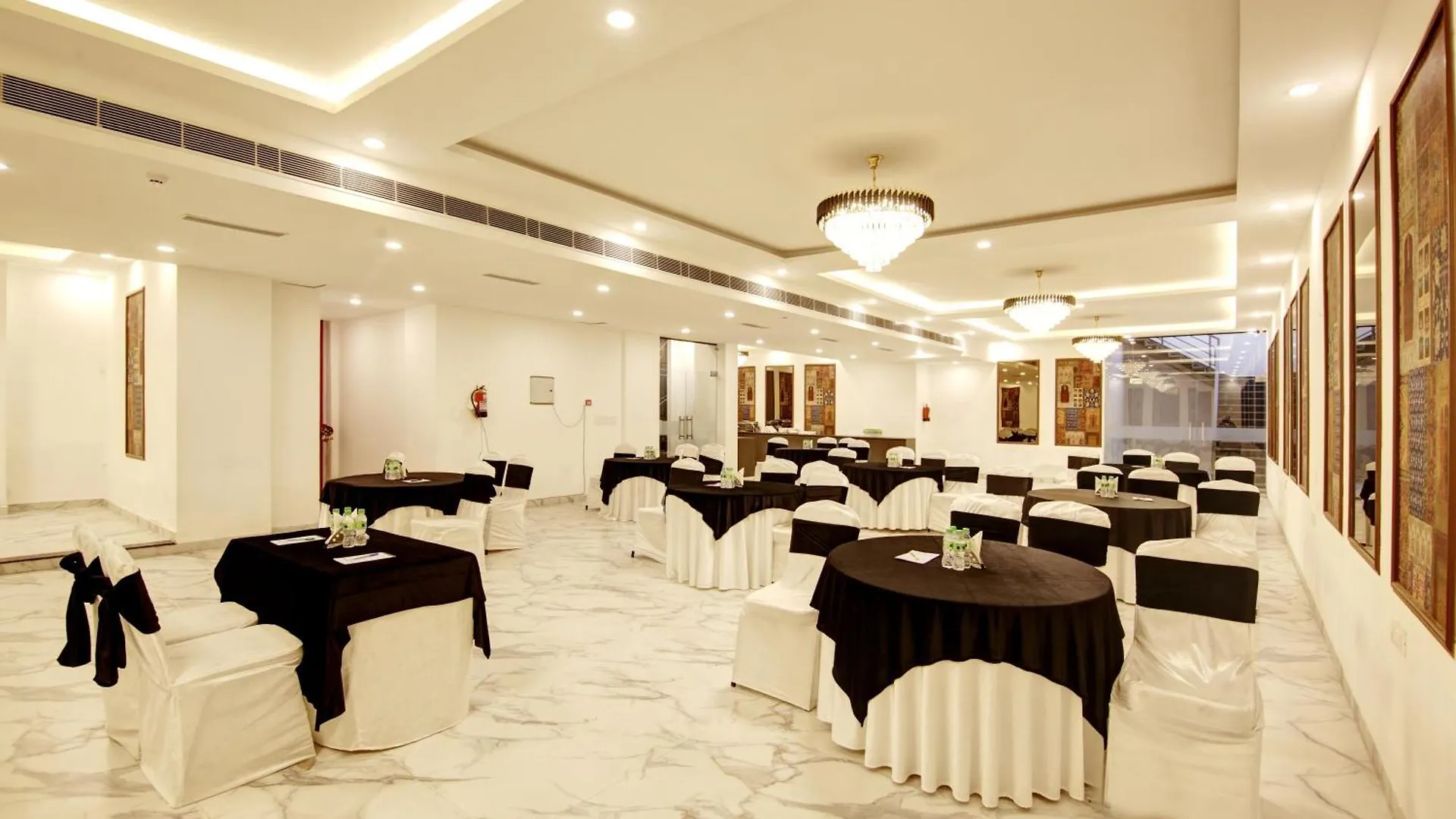 Saltstayz Hotel Huda City Center Gurgaon