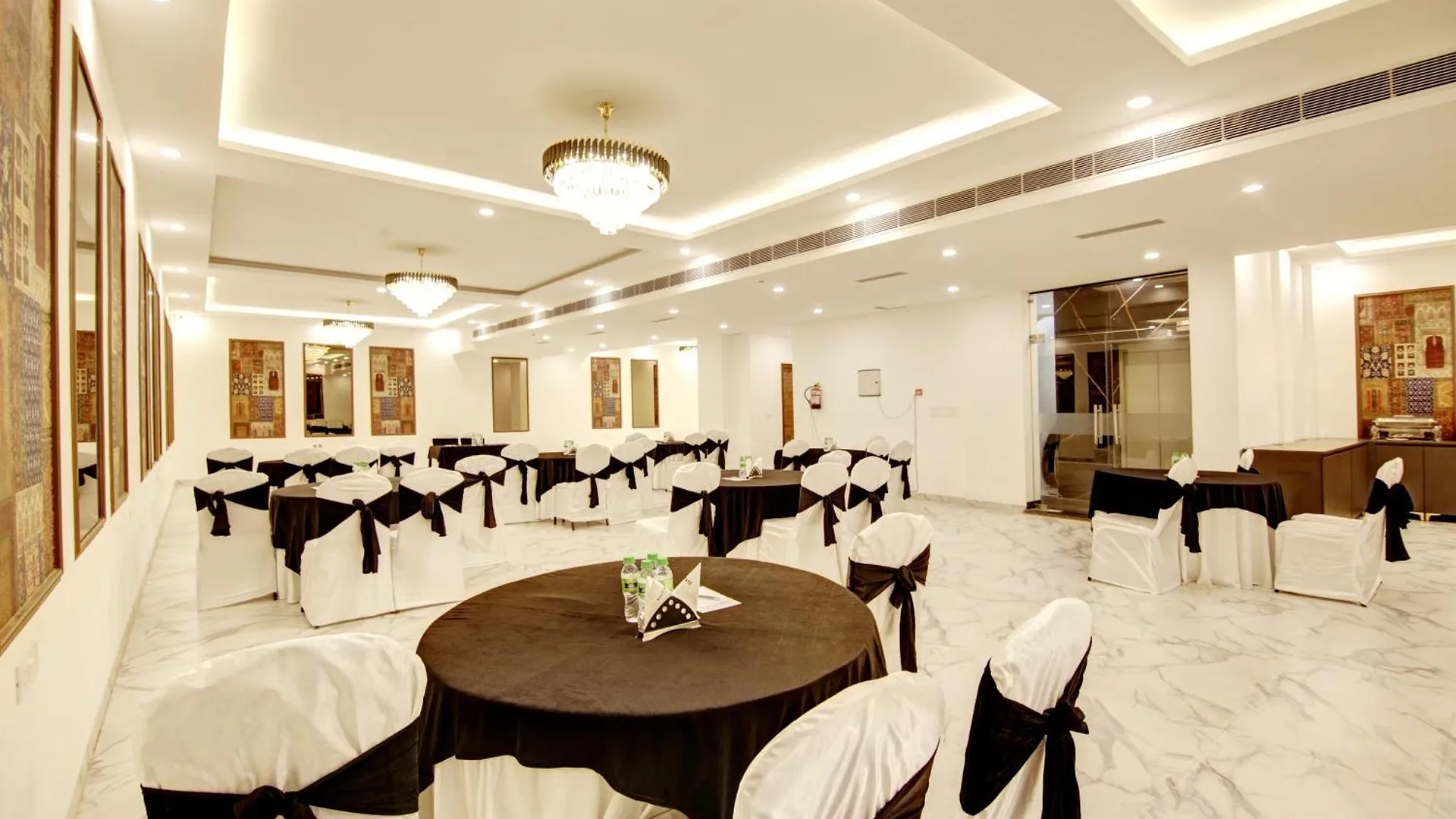 Saltstayz Hotel Huda City Center Gurgaon