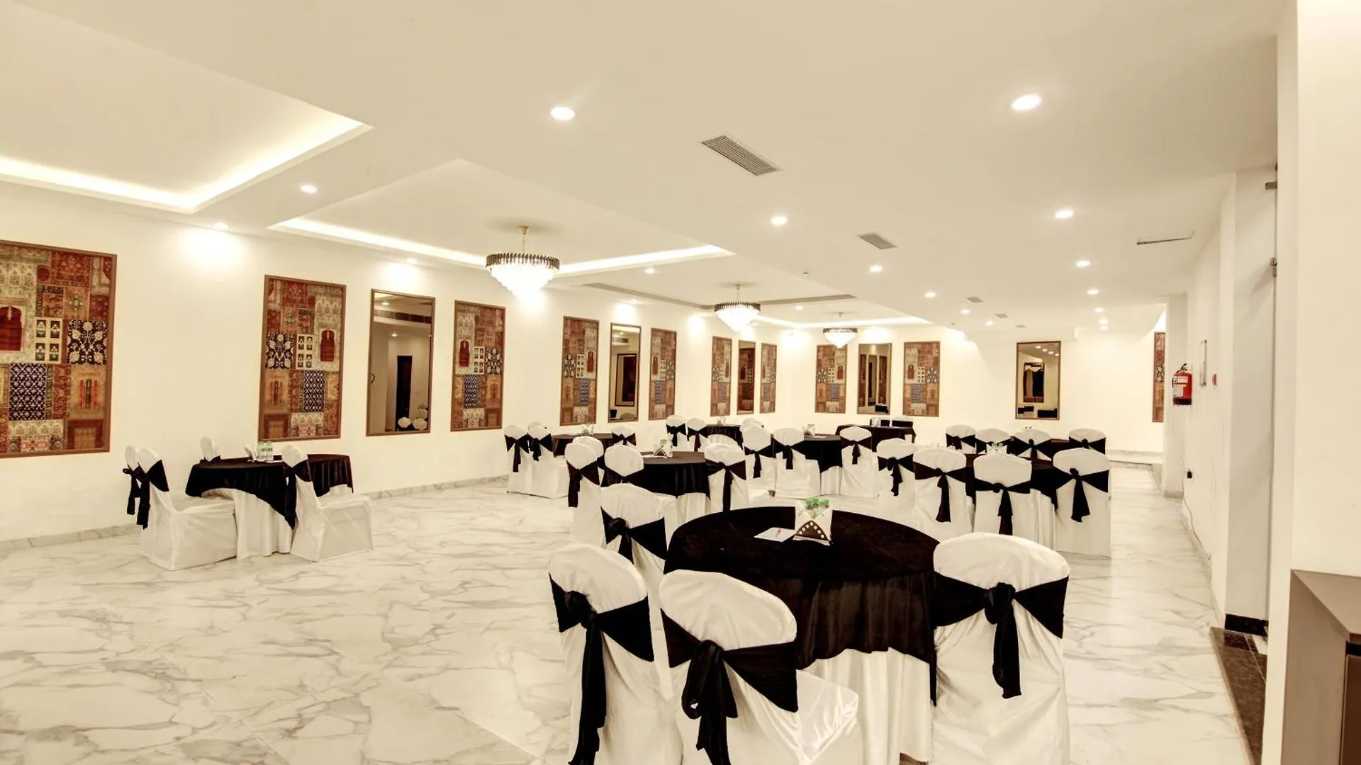 Saltstayz Hotel Huda City Center Gurgaon