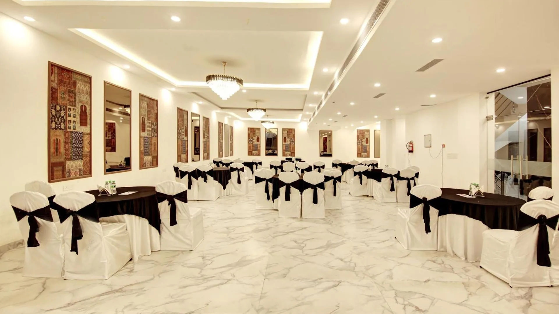 Saltstayz Hotel Huda City Center Gurgaon