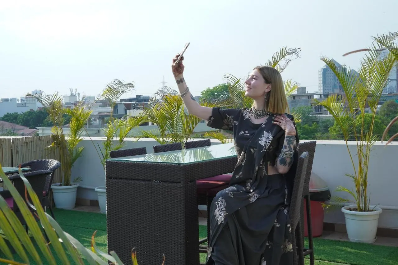 Saltstayz Select - Huda City Center Gurgaon 3*,