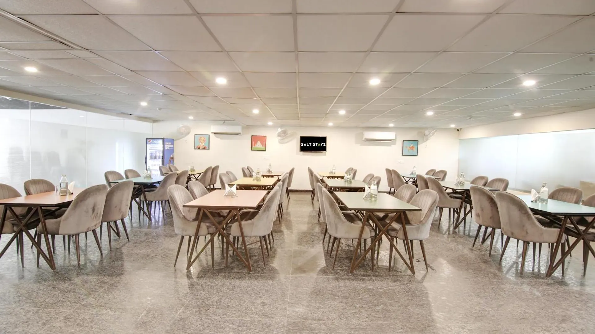 Saltstayz Select - Huda City Center Gurgaon 3*,  India