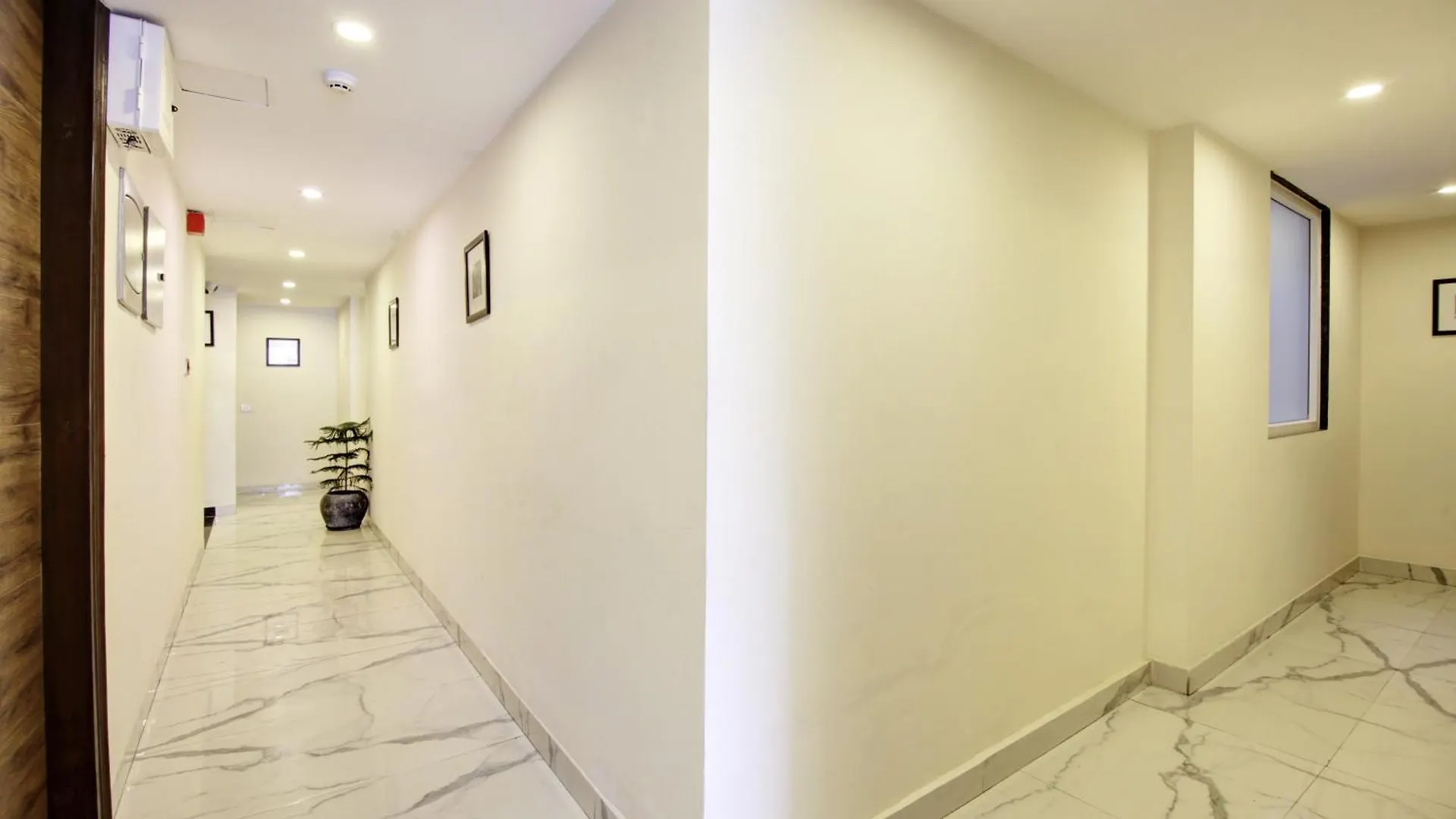 Saltstayz Select - Huda City Center Gurgaon Hotel