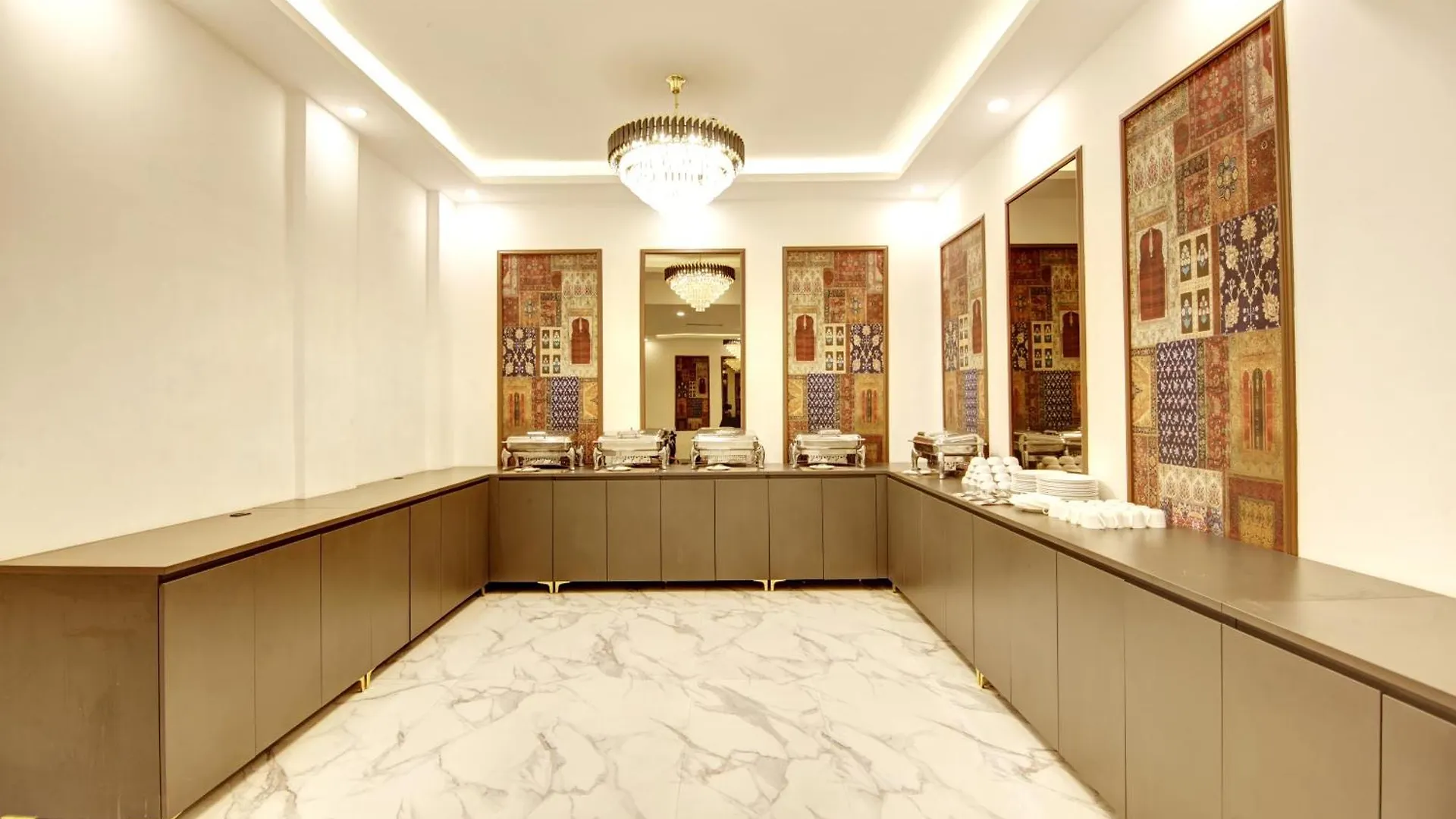 Saltstayz Select - Huda City Center Gurgaon